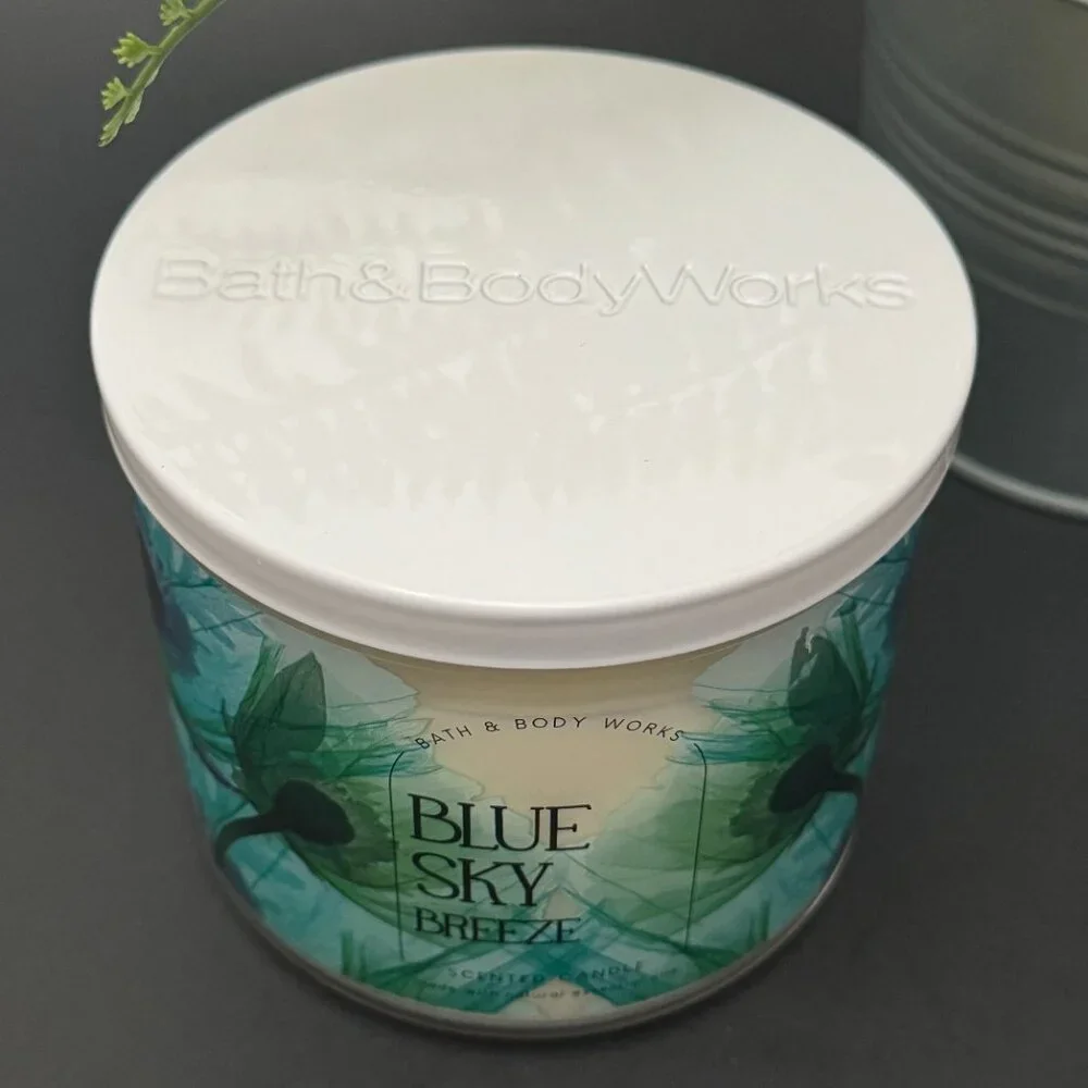 BBW Blue Sky Breeze Bath & Body Works 3 Wick Candle